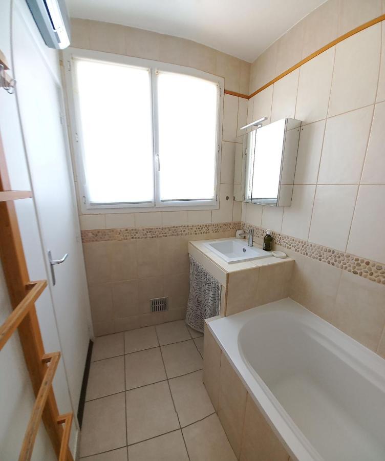 "L'Hippocampe", Climatise, 60 M2 , 2 Chambres, Tres Calme, Plage Des Sablettes Et Commerces A 3 Minutes A Pied, Wifi, Parking Gratuit, Lit King Size La Seyne-sur-Mer Bagian luar foto